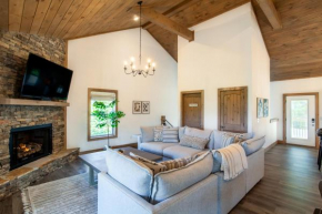 Sunrise Mountain Vista - View, Hot Tub, Pool Table